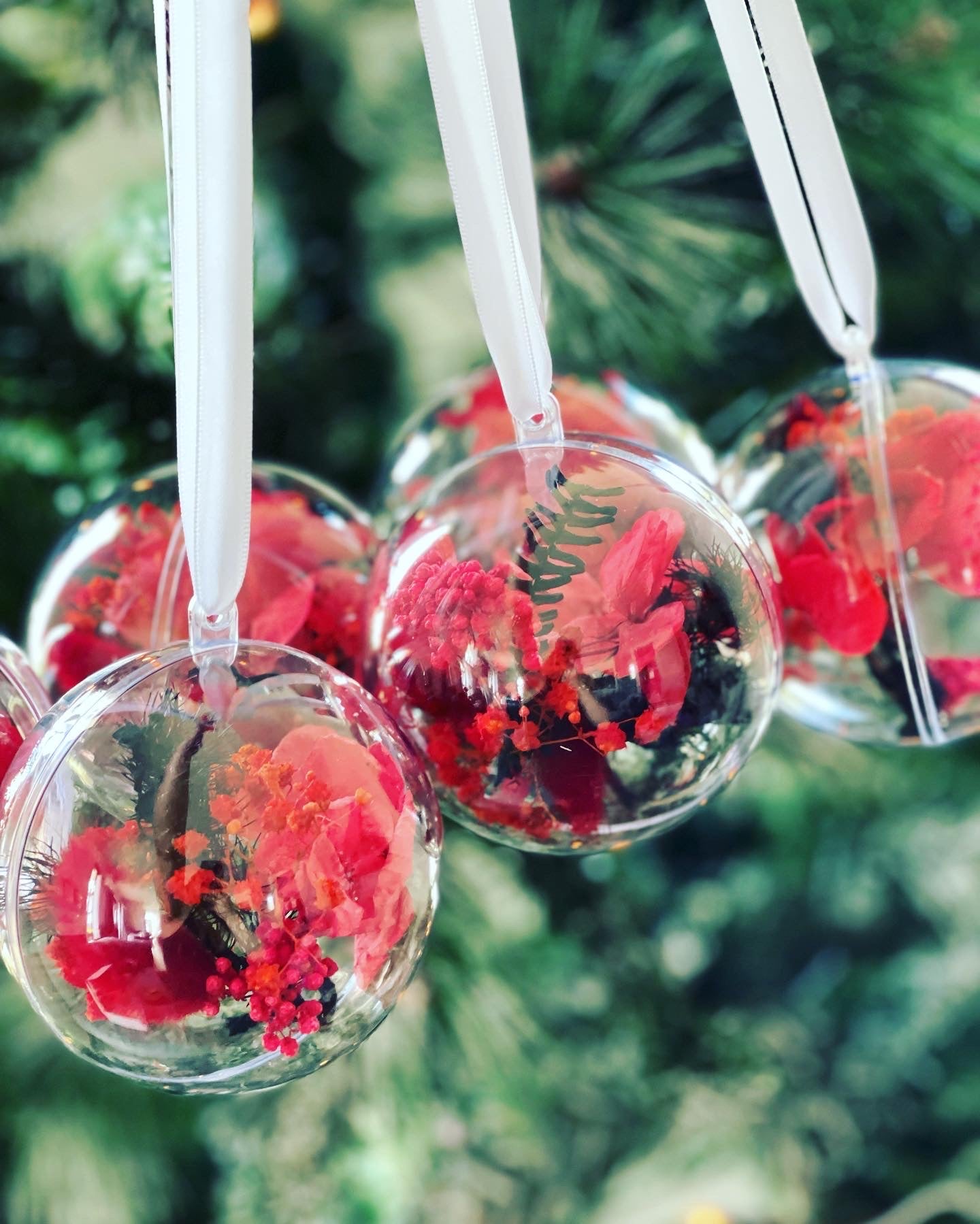 Dried Flower Christmas Baubles 8cm