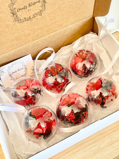 Dried Flower Christmas Baubles 8cm