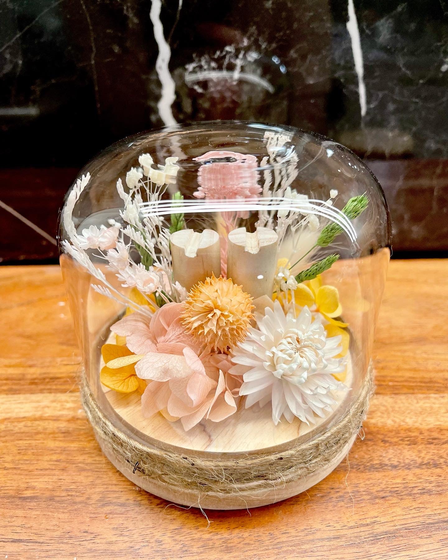 Dried floral ring holder dome