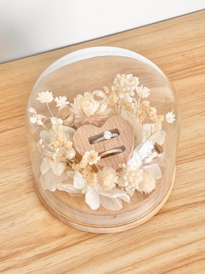 Dried floral ring holder dome